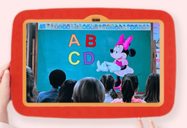 ディズニー英語システム（DWE）タッチバージョン（タブレット）シングアロングを再生している様子